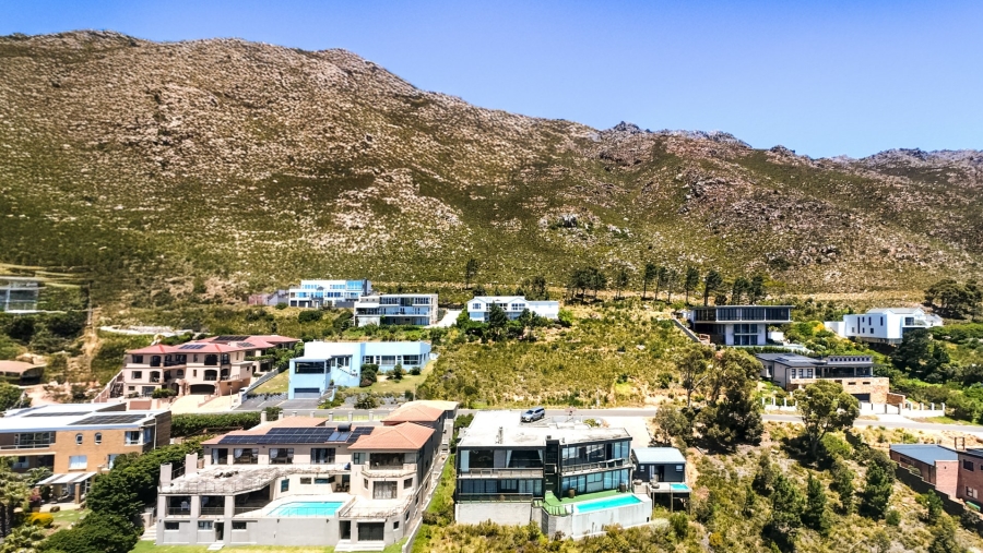  Bedroom Property for Sale in Gordon Heights Western Cape